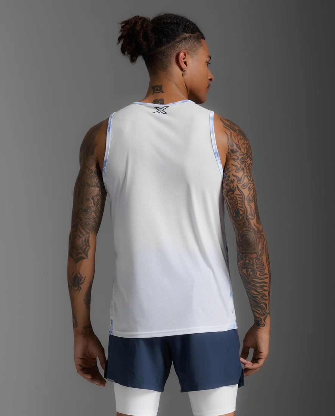 2XU Men's Aero Tank - Run Trails