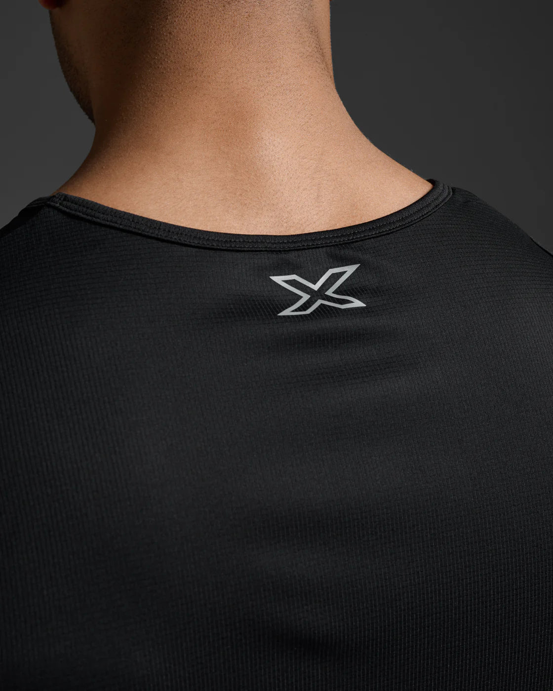2XU Men's Aero Tank - Run Trails