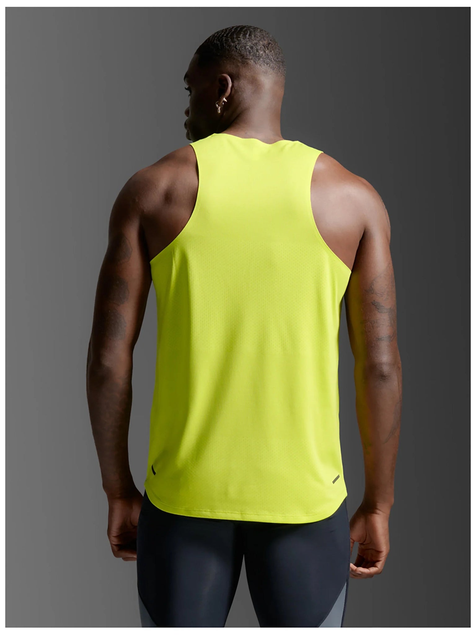 2XU Men's Light Speed Tech Singlet - Run Trails