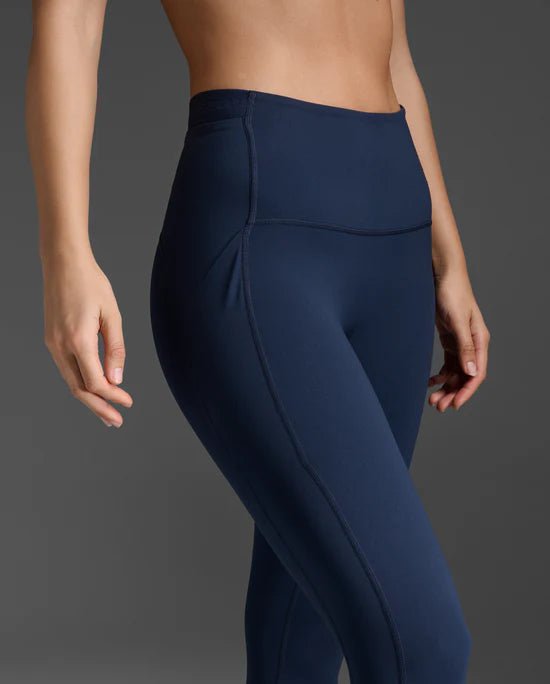 2XU Women's Form Stash Hi - Rise Compression 7/8 Tights with Pockets - Run Trails