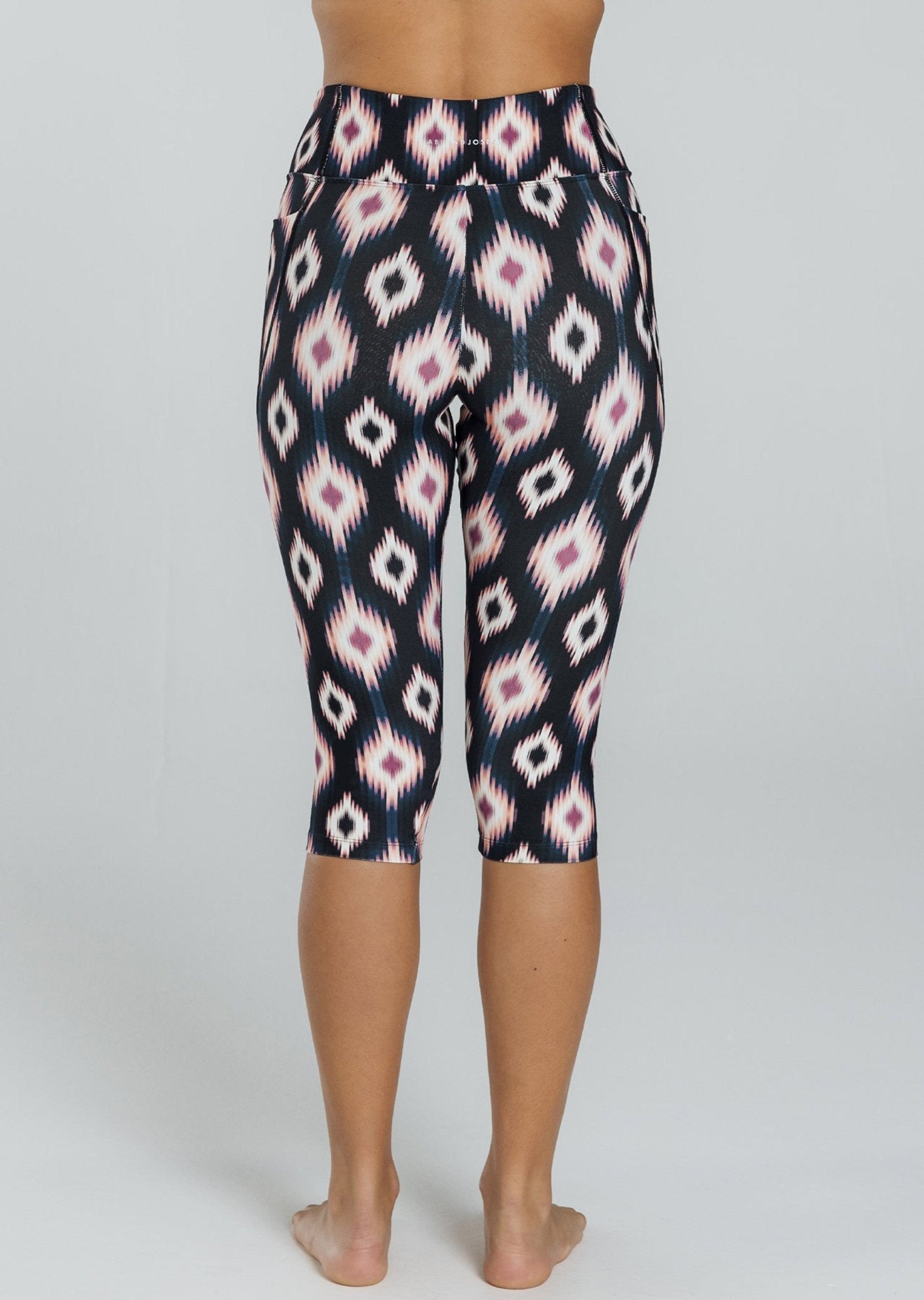 ABI AND JOSEPH BELLA DUAL POCKET ¾ LEGGING - Run Trails