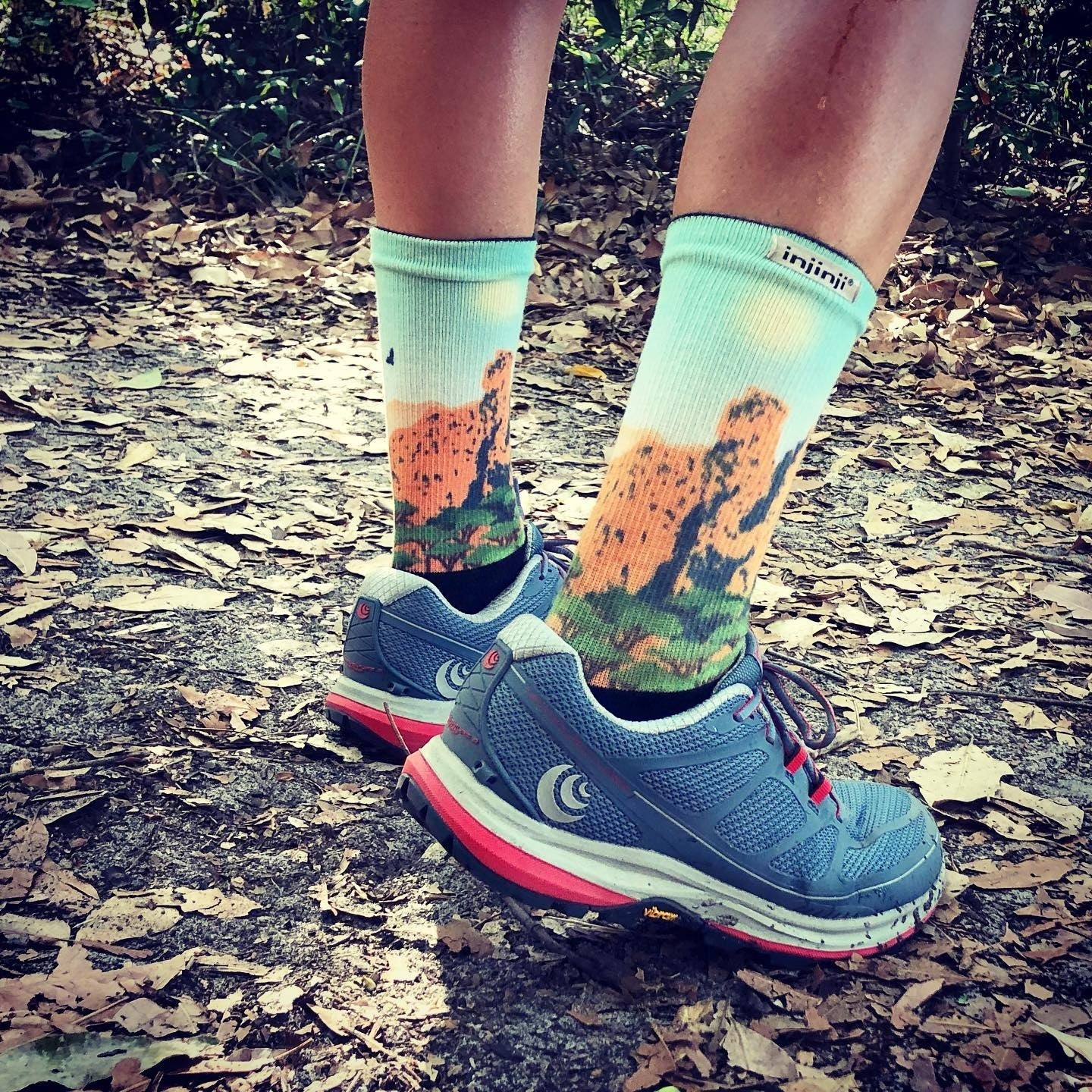 Injinji TRAIL Midweight Crew Running Socks - Run Trails