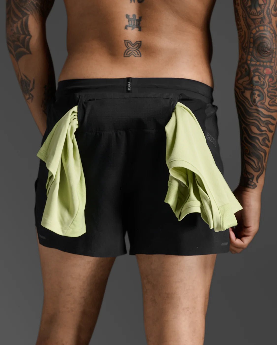 2XU Men's Light Speed Stash 5 Inch Short - Run Trails